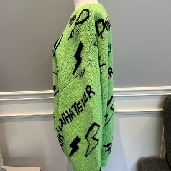 Adika sweater, size M-L, green with funky black printing - Picture 3 of 9